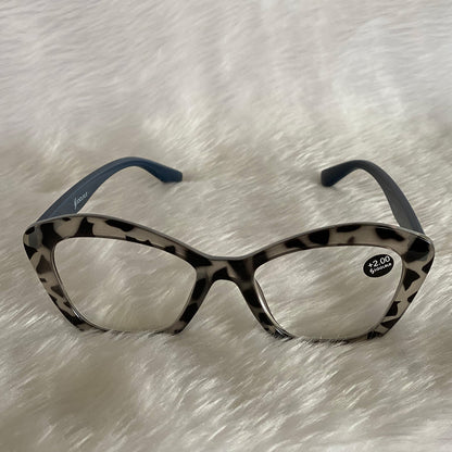 Lulu readers - grey leopard